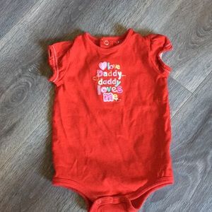 8/15 Red I love daddy, daddy loves me onesie